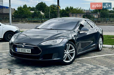 Tesla Model S 2015