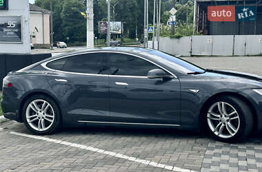 Лифтбек Tesla Model S 2015 в 