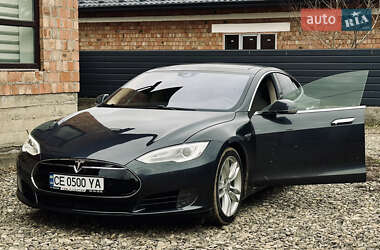 Лифтбек Tesla Model S 2015 в 