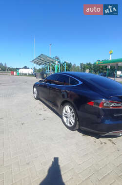 Лифтбек Tesla Model S 2013 в 