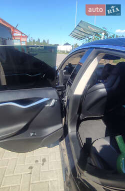 Лифтбек Tesla Model S 2013 в 
