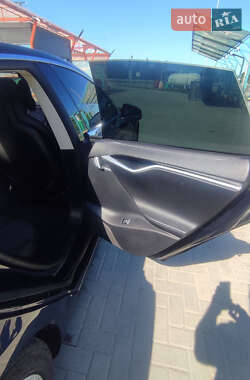 Лифтбек Tesla Model S 2013 в 