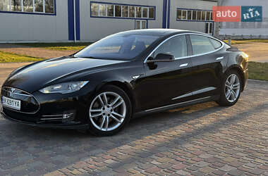 Лифтбек Tesla Model S 2014 в 