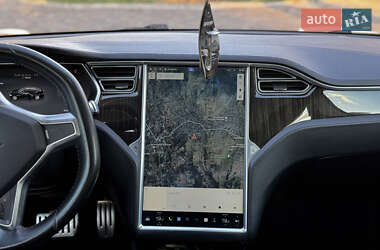 Лифтбек Tesla Model S 2014 в 