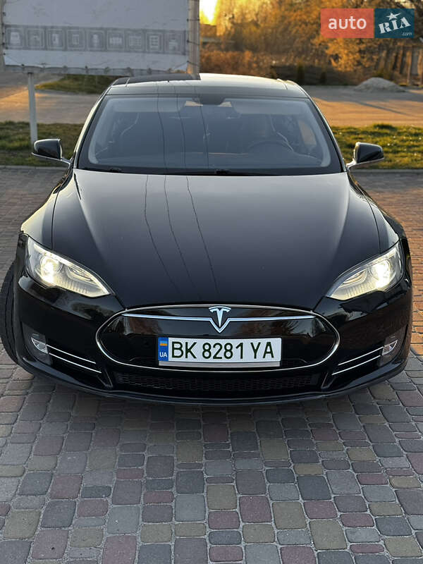 Ліфтбек Tesla Model S 2014 в Сарнах фото 37 Ліфтбек Tesla Model S 2014 в Сарнах