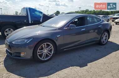 Tesla Model S 2015