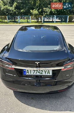 Лифтбек Tesla Model S 2017 в 