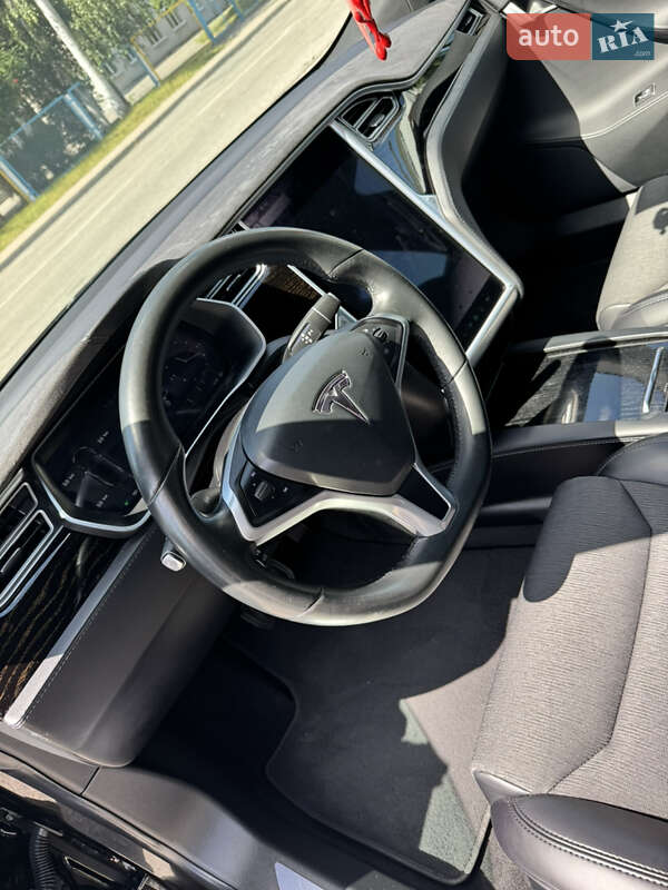 Лифтбек Tesla Model S 2017 в Белой Церкви