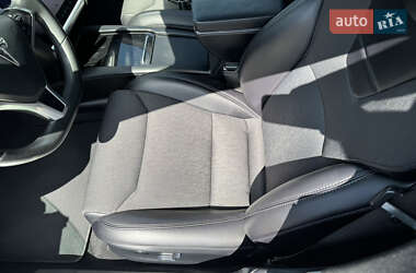 Лифтбек Tesla Model S 2017 в 