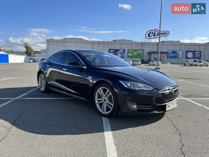 Tesla Model S 2013