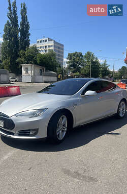 Лифтбек Tesla Model S 2013 в 
