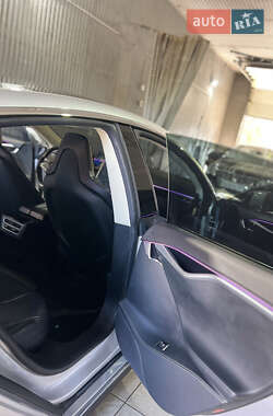 Лифтбек Tesla Model S 2013 в 