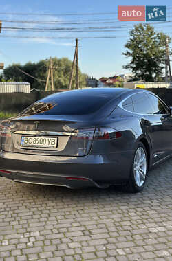 Лифтбек Tesla Model S 2015 в 
