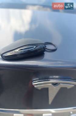 Лифтбек Tesla Model S 2018 в 