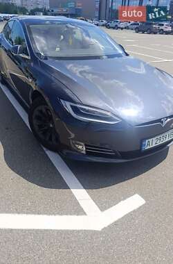 Лифтбек Tesla Model S 2018 в 