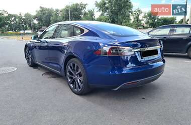 Лифтбек Tesla Model S 2016 в 