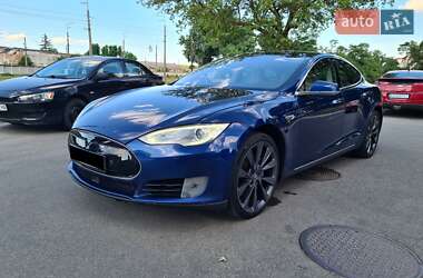 Лифтбек Tesla Model S 2016 в 