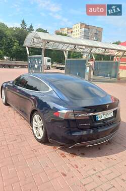 Лифтбек Tesla Model S 2014 в Гоще
