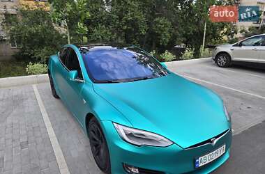 Лифтбек Tesla Model S 2018 в 
