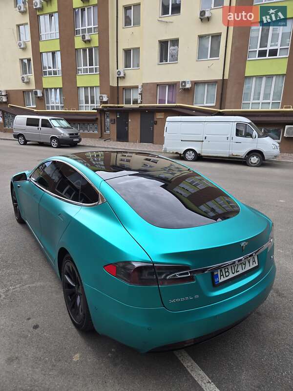Лифтбек Tesla Model S 2018 в Киеве
