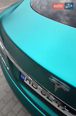 Лифтбек Tesla Model S 2018 в 
