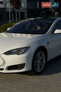Tesla Model S 2015