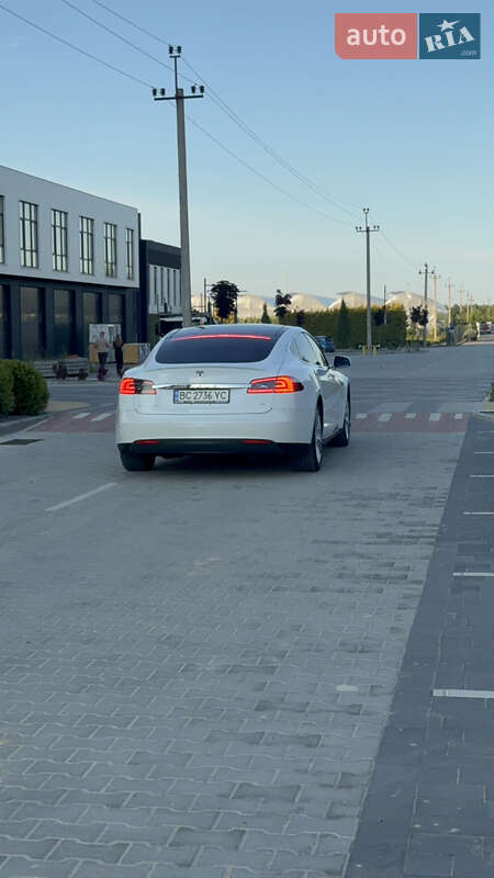 Лифтбек Tesla Model S 2015 в Львове