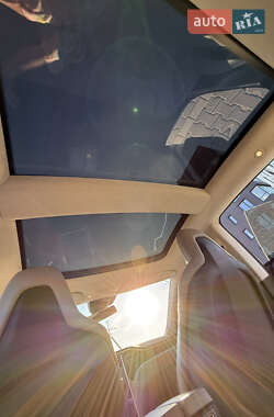Лифтбек Tesla Model S 2015 в 
