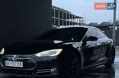 Tesla Model S 2014