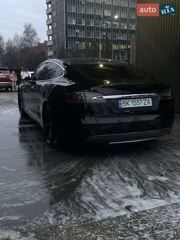 Лифтбек Tesla Model S 2014 в Ровно фото 10 Лифтбек Tesla Model S 2014 в Ровно