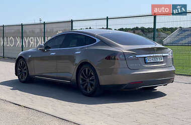 Лифтбек Tesla Model S 2015 в 