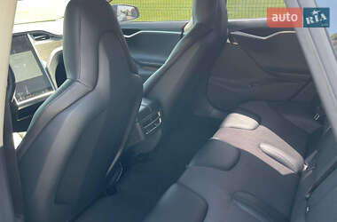 Лифтбек Tesla Model S 2015 в 