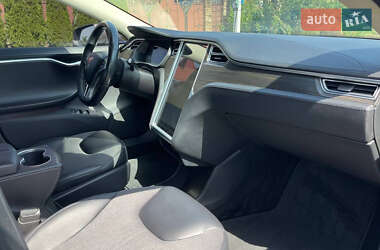Лифтбек Tesla Model S 2015 в 