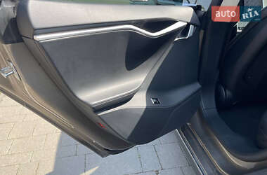 Лифтбек Tesla Model S 2015 в 