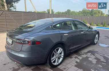 Лифтбек Tesla Model S 2013 в 