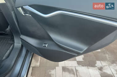 Лифтбек Tesla Model S 2013 в 