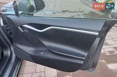 Лифтбек Tesla Model S 2013 в 