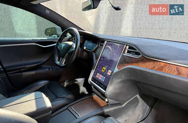 Лифтбек Tesla Model S 2017 в 
