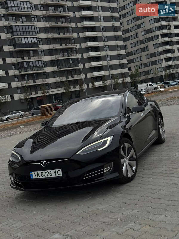 Tesla Model S 2020