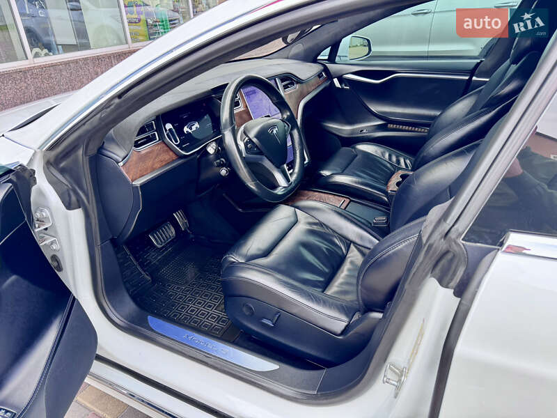 Ліфтбек Tesla Model S 2017 в Гайсину