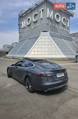 Ліфтбек Tesla Model S 2013 в 