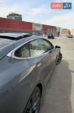 Ліфтбек Tesla Model S 2013 в 