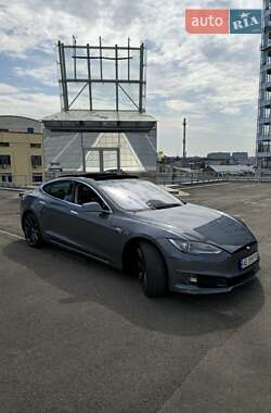 Ліфтбек Tesla Model S 2013 в 
