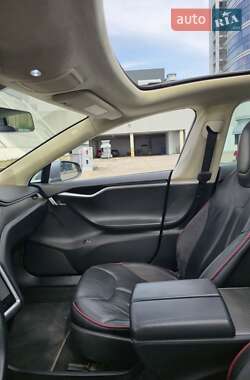 Ліфтбек Tesla Model S 2013 в 