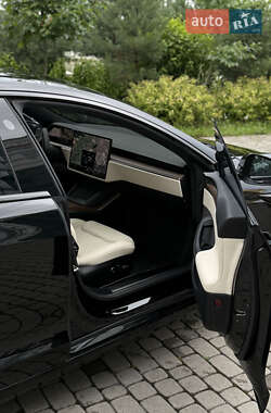 Лифтбек Tesla Model S 2021 в 