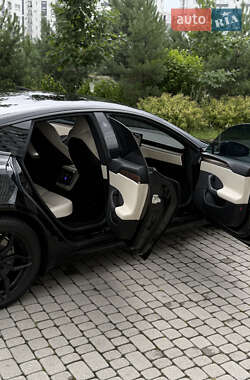 Лифтбек Tesla Model S 2021 в 