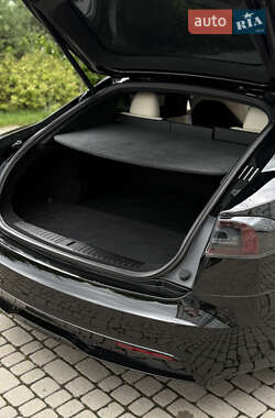 Лифтбек Tesla Model S 2021 в 
