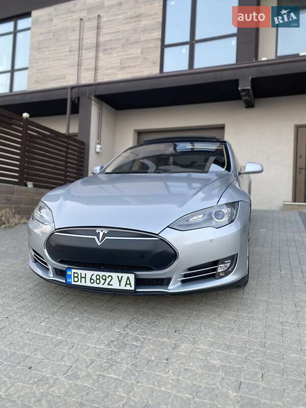 Ліфтбек Tesla Model S 2014 в Одесі
