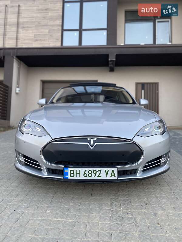 Ліфтбек Tesla Model S 2014 в Одесі