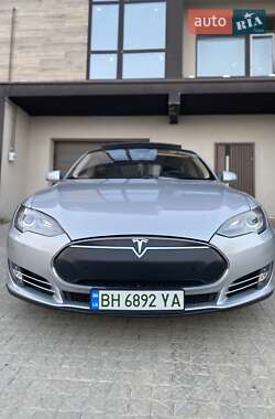 Лифтбек Tesla Model S 2014 в 